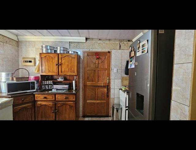 2 BEDROOM HOUSE FOR SALE IN LOTUS GARDENS